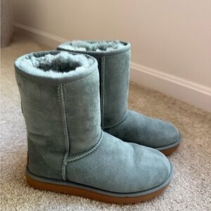 Women’s Short Uggs